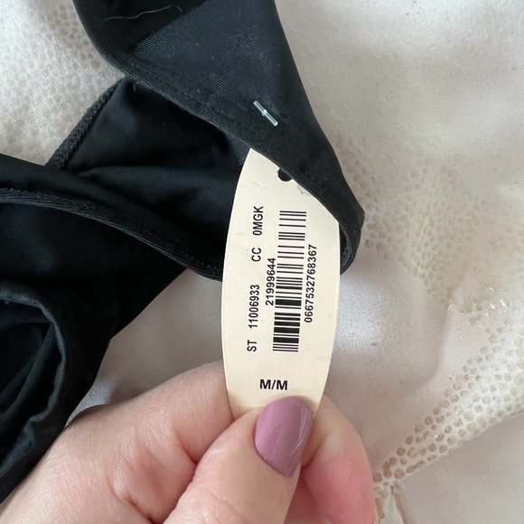 Victoria’s Secret black v-string bow thong underwear panties size medium nwt - Picture 3 of 6